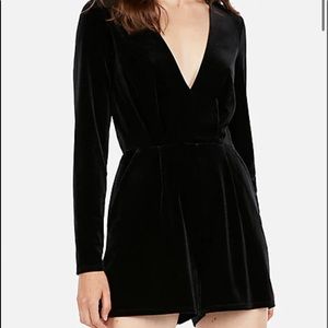 LONG SLEEVE VELVET ROMPER IN BLACK